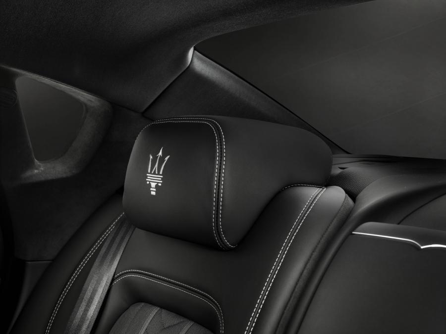 Детали интерьера Maserati Quattroporte S Q4 GranLusso (M156) 2017 года  (фото 28 из 62)